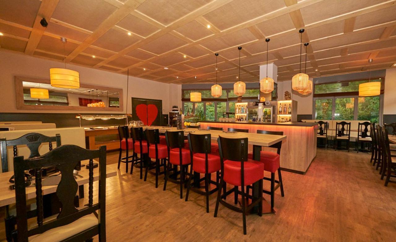 Hotel Palarine Erts Exterior photo
